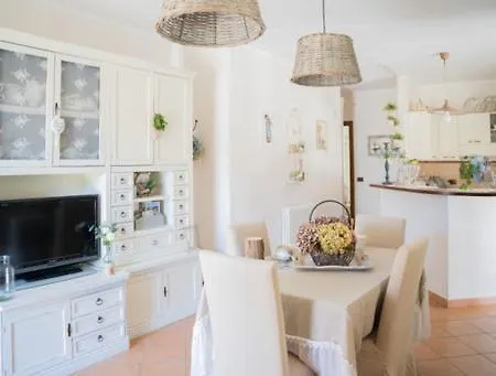 La Casa Di Menny 4* 모네글리아
