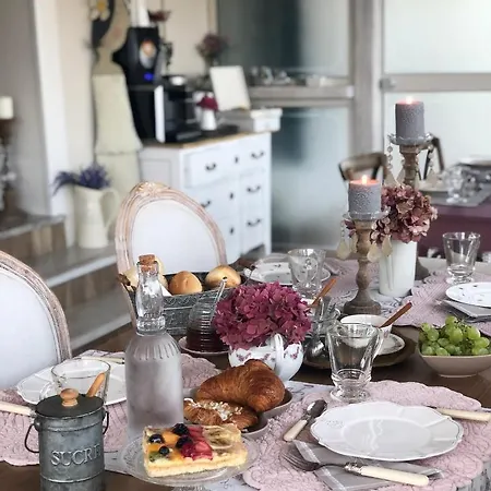 La Casa Di Menny Монелья